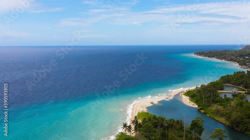 Fototapeta Naklejka Na Ścianę i Meble -  Sandy beach, beautiful panoramic sea view, with clean water. Bohol, Philippines. Summer and travel vacation concept.