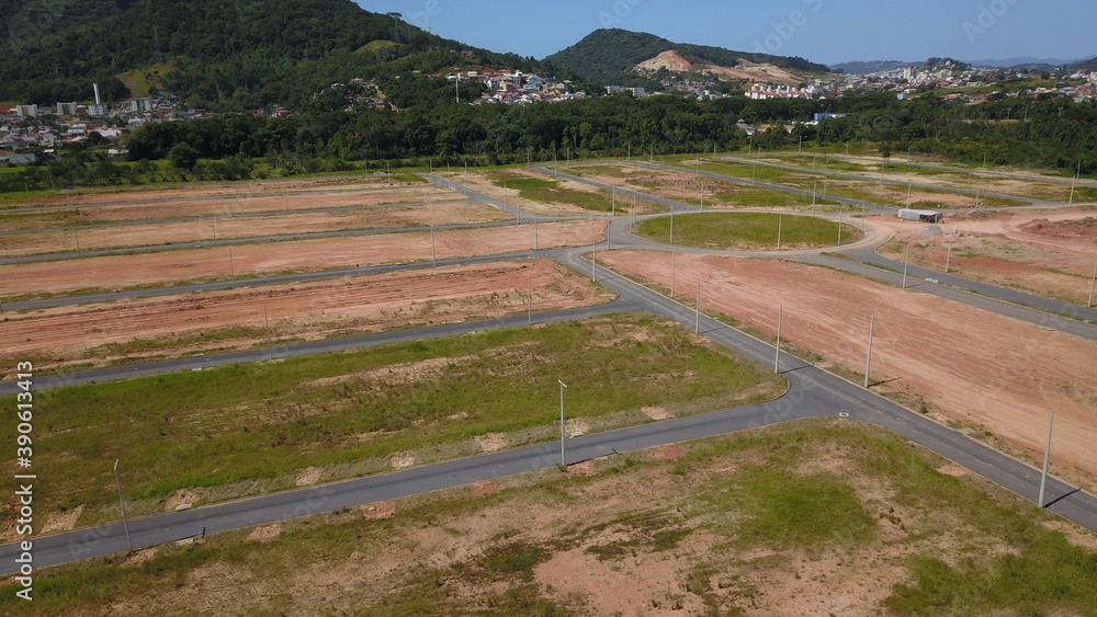 Vista aérea de empreendimento imobiliário, loteamento em Palhoça, Santa Catarina Brasil 