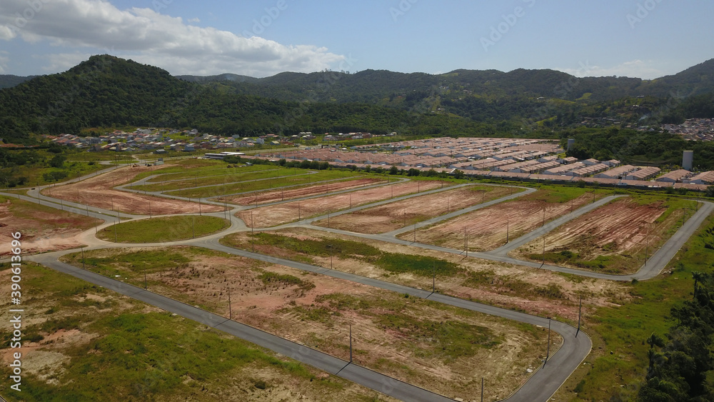 Vista aérea de empreendimento imobiliário, loteamento em Palhoça, Santa Catarina Brasil 
