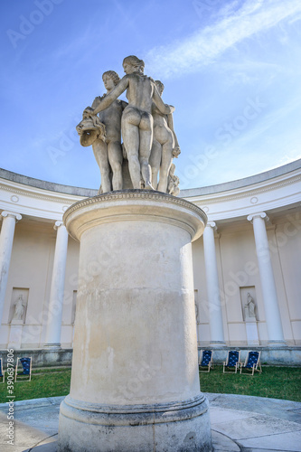 Photos Sculpture of Three Graces in Temple statue in the Lednice-Valtice Area in South