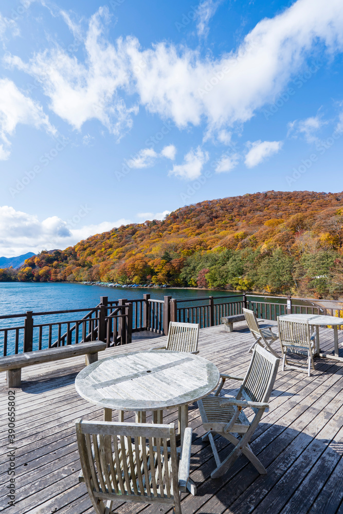 【奥日光】中禅寺湖畔ボートハウスからの紅葉