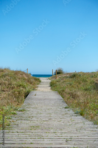 Holzweg  D  ne  Meer  blauer Himmel