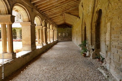 Le cloître de l’ancienne cathédrale Saint-Papoul