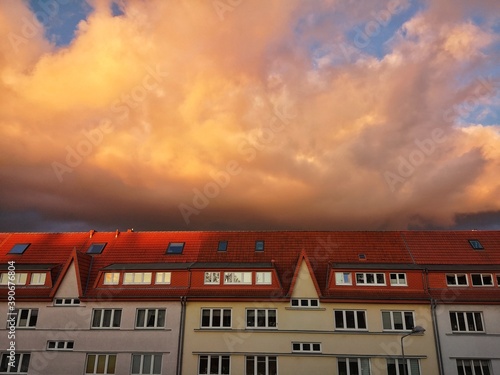 Wallpaper Mural sunset in the city Torontodigital.ca