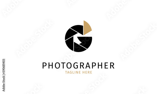 letter G elegant lens royal photographer logo template