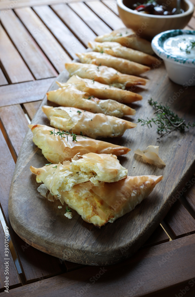 Cucina greca. Tiropita, torta greca fatta in casa con formaggio feta e
