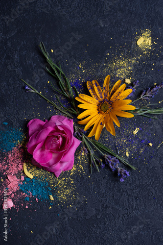 roses and colored powder © piphagorikha