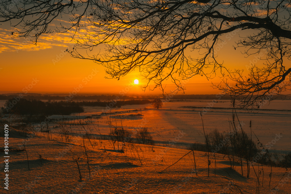 Naklejka premium sunset on the river