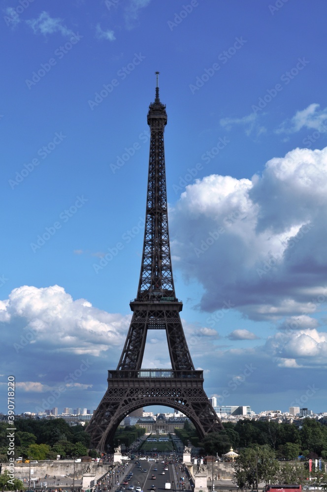 Fototapeta premium La Tour Eiffel - Paris (France)