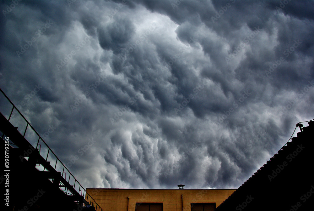 Fototapeta premium 煙突と雲