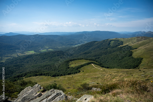 Fototapeta Naklejka Na Ścianę i Meble -  bieszczady przepiękny widok góry, koniec świata, natura raj na ziemi