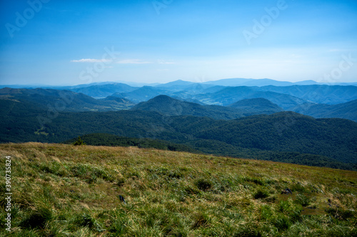 Fototapeta Naklejka Na Ścianę i Meble -  bieszczady przepiękny widok góry, koniec świata, natura raj na ziemi