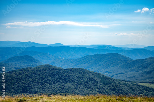 Fototapeta Naklejka Na Ścianę i Meble -  bieszczady przepiękny widok góry, koniec świata, natura raj na ziemi