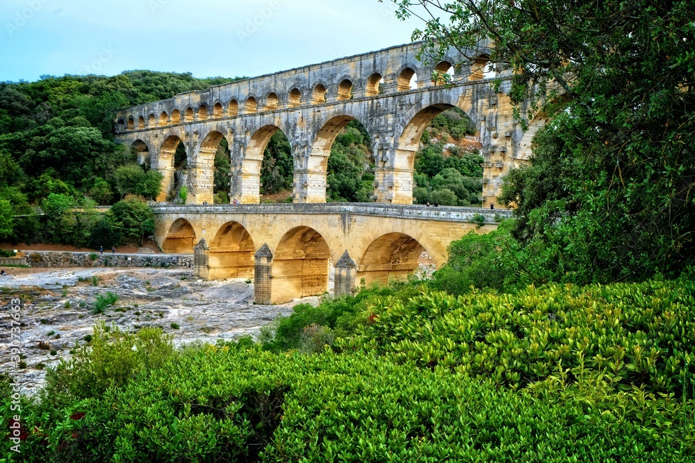 Obraz premium Ancient Romana Aquaduct Provence France