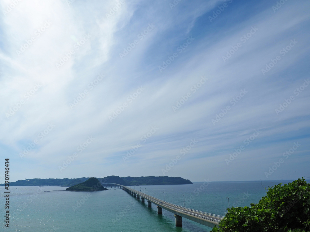 山口県角島大橋、雲のカーテン。