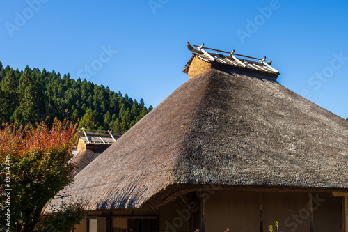 茅葺屋根の古民家
