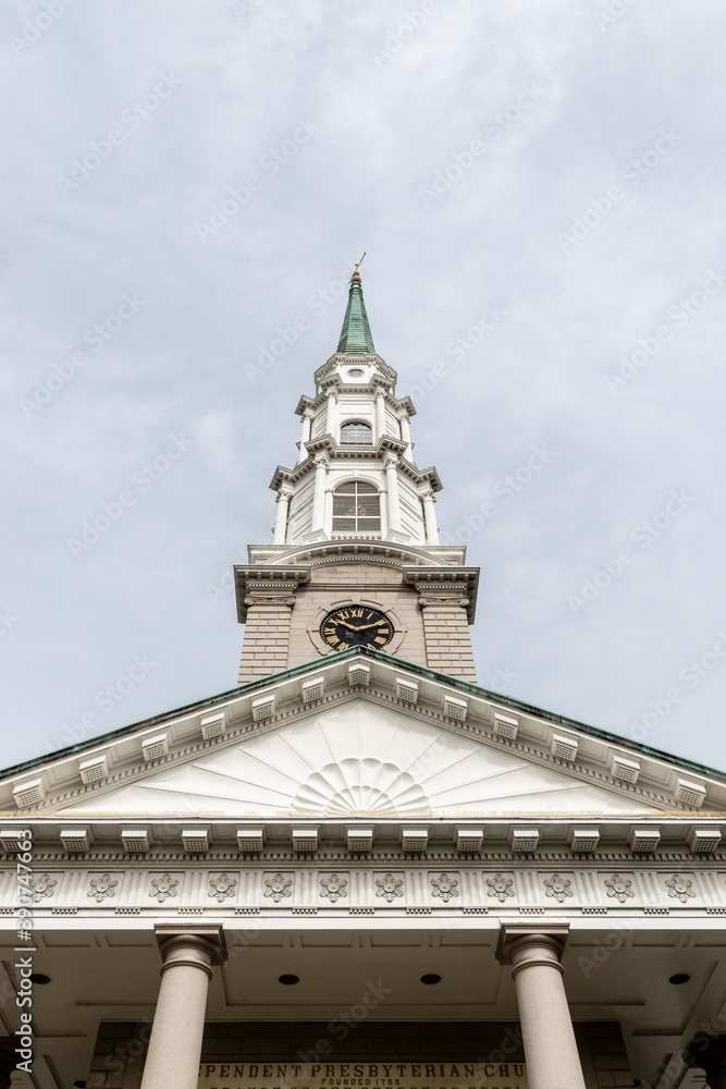 Fototapeta premium Independent Presbyterian Church's spire located in Savannah, Georgia