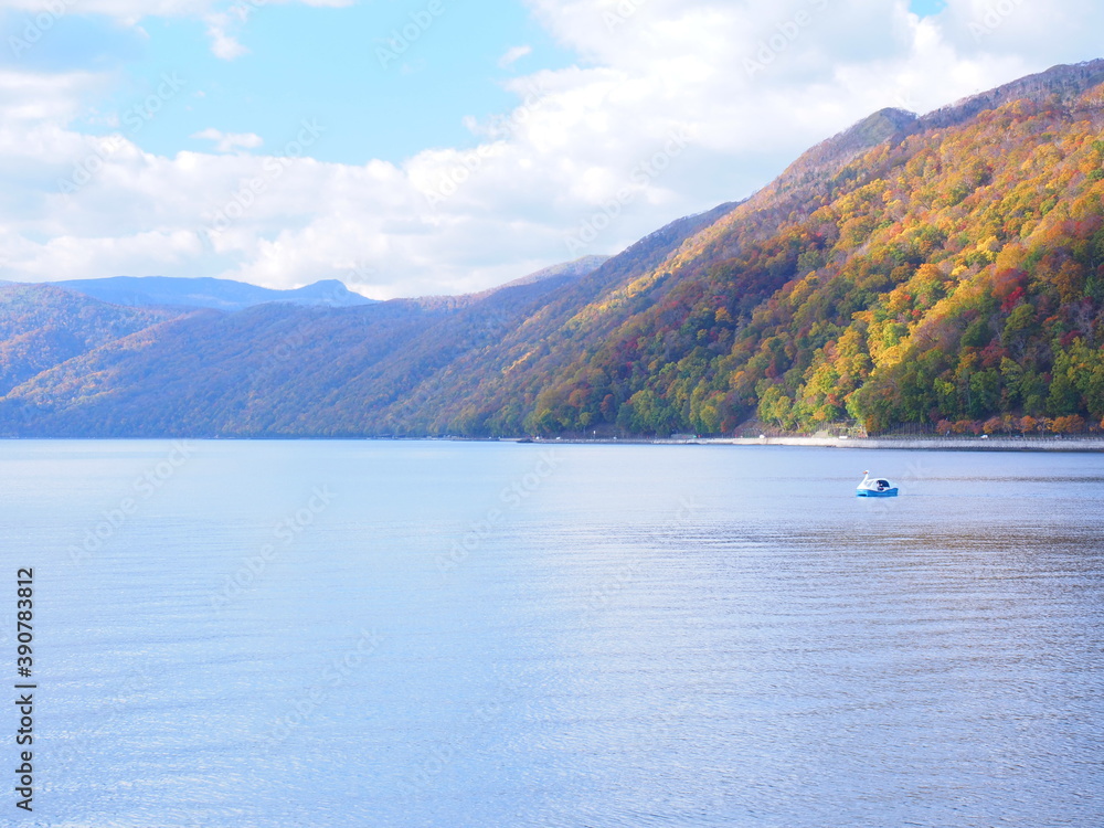 北海道の風景 秋の支笏湖