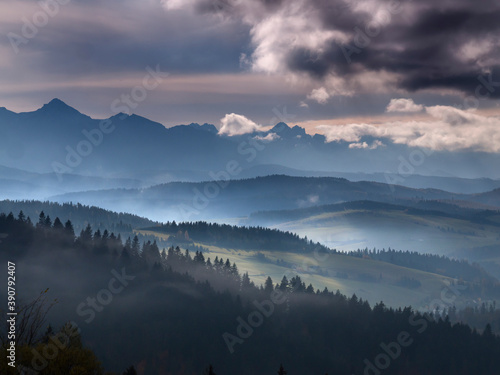 Fototapeta Naklejka Na Ścianę i Meble -  Tatry i Spisz  z Pienin