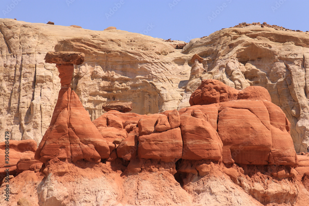 Fototapeta premium Champignons en pierre cheminée de fée aux usa vers las végas