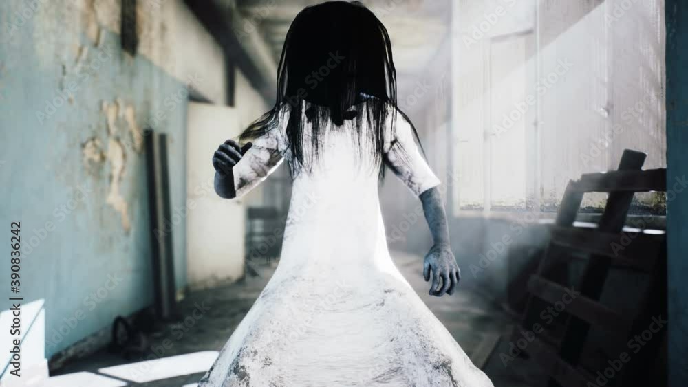 Threating Animation Vidéo Stock A creepy girl in a white dress shows a threatening gesture ...