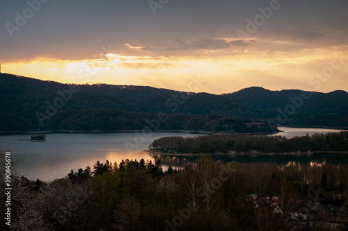Jezioro Solińskie w Bieszczadach © Paweł Mielko