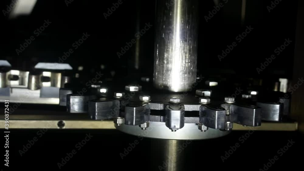Rotating mechanism with metal gears . Rotating mechanism with metal gears .