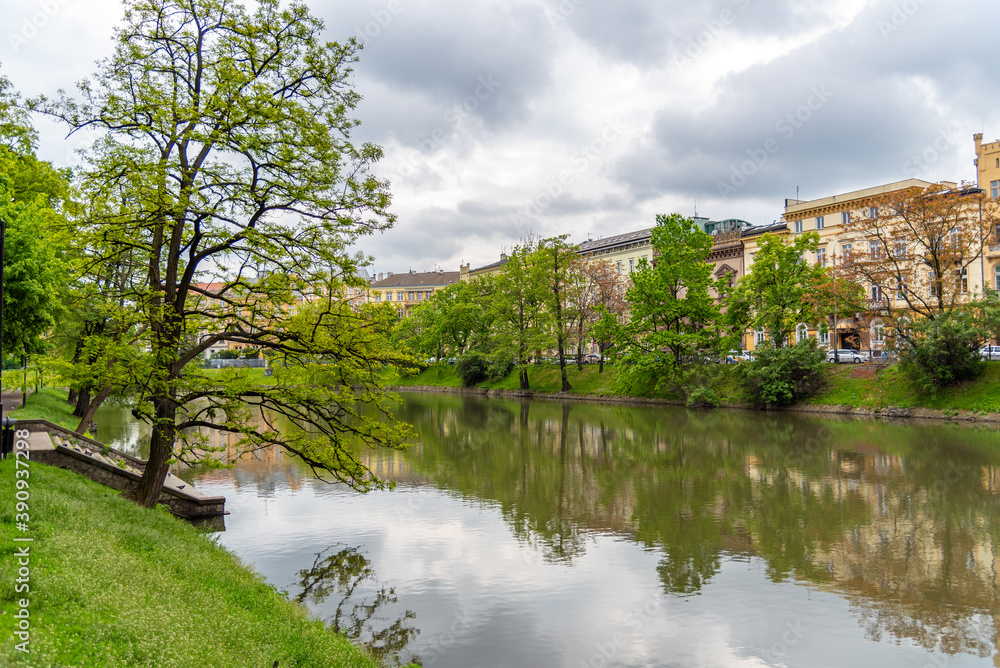 Fototapeta premium Partyzants Hill (Wzgórze Partyzantów) with beautiful parklands and view of the Oder river.