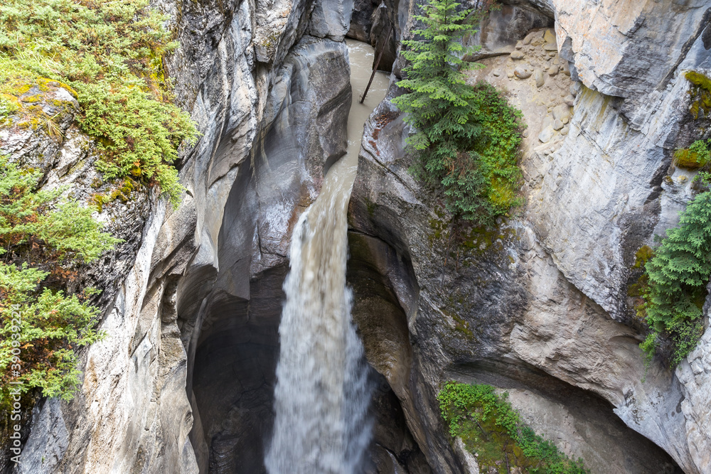 Fototapeta premium Waterfalls in the famous Maligne Canyon in the Jasper National Park, Alberta, Canada