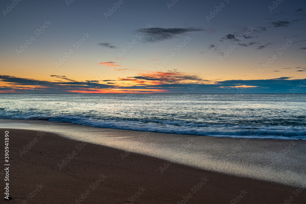 Obraz premium High cloud sunrise seascape