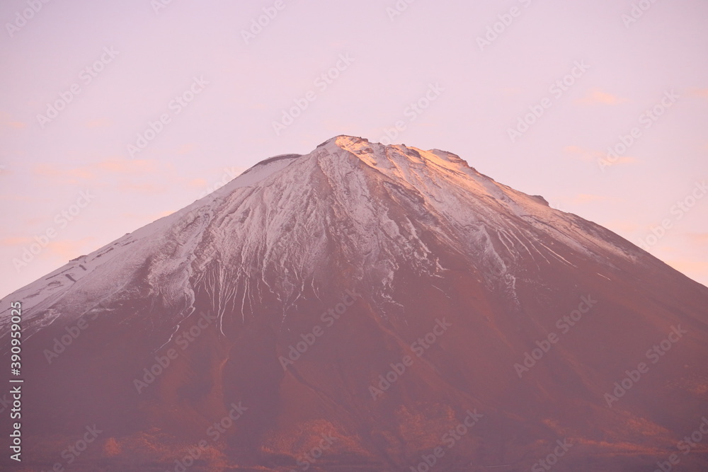 夕方の富士山（中央）