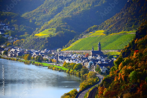 Blick ins Moseltal über Brodenbach bis Lehmen photo