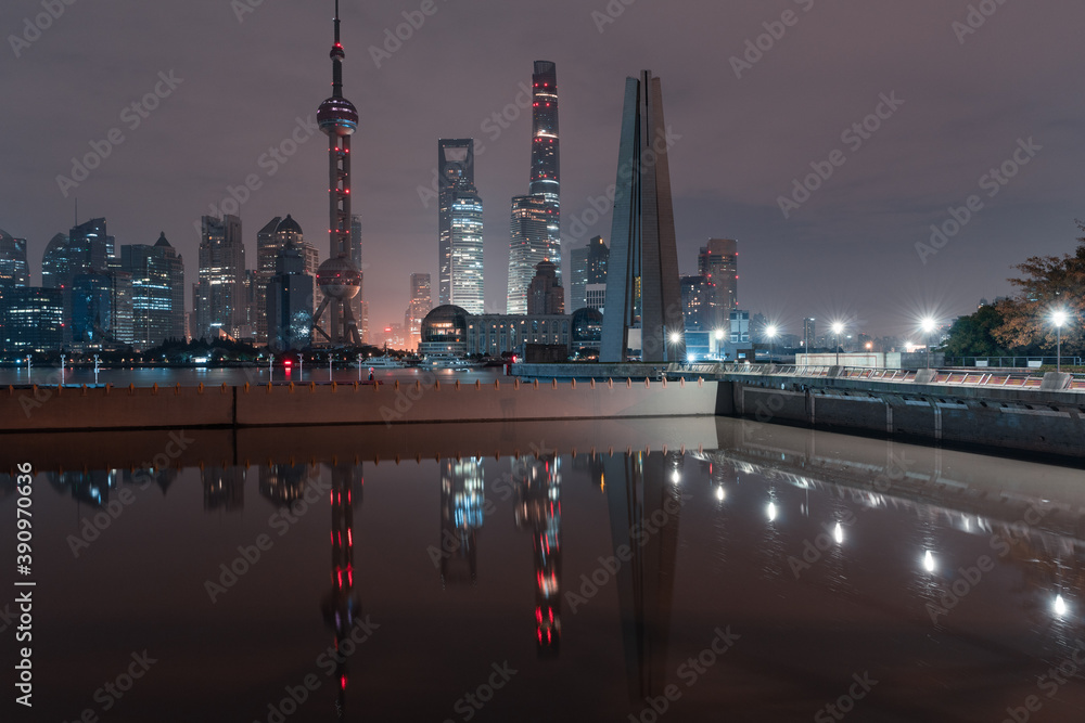 Fototapeta premium Lujiazui, the financial district in Shanghai, China, before sunrise.