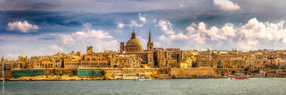 Panorama Blick auf Valetta in Malta Altstadt mit Kathedrale