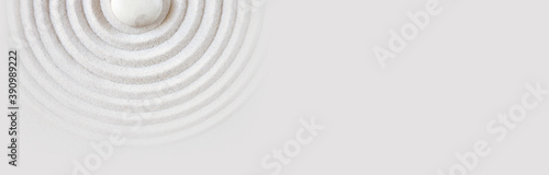 Panel kuchenny z motywem Zen japanese garden background top view. Horizontal banner