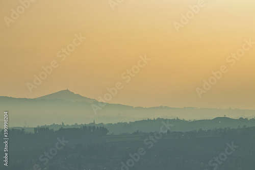 Obraz na płótnie Pilatus am Horizont bei Sonnenuntergang w salonie
