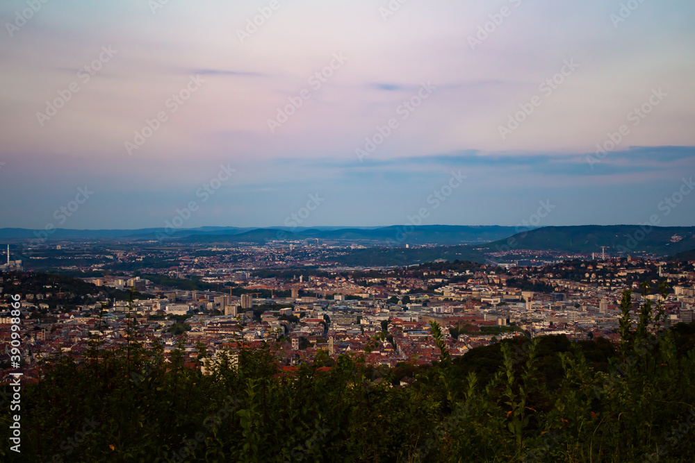 Stuttgart city vom Birkenkopf Ausblick bei Nacht Sonnenuntergang