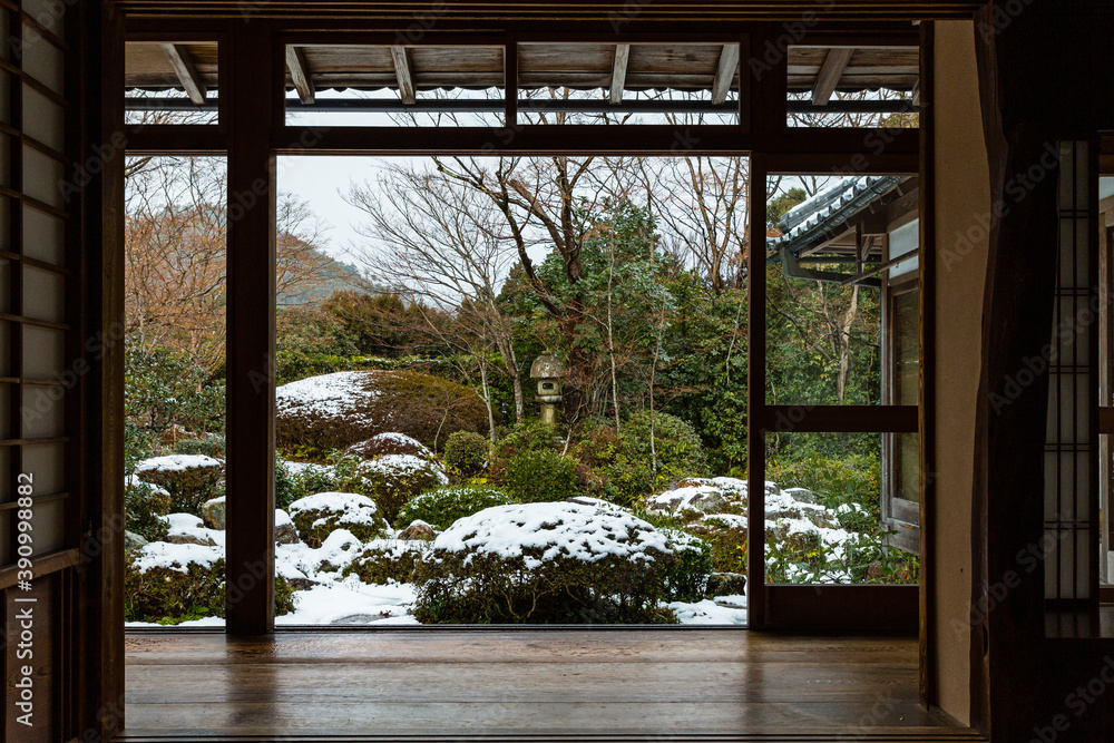 日本　京都、冬の源光庵の庭園