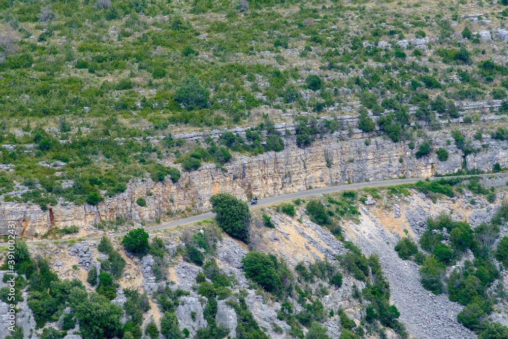 Road passing by on the cliff of the Verdon canyon