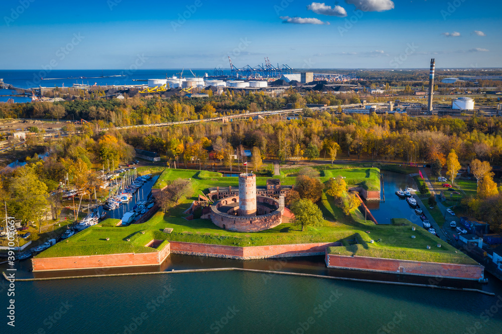 Obraz premium Aerial landscape of the Wisloujscie fortress in autumnal scenery, Gdansk. Poland.