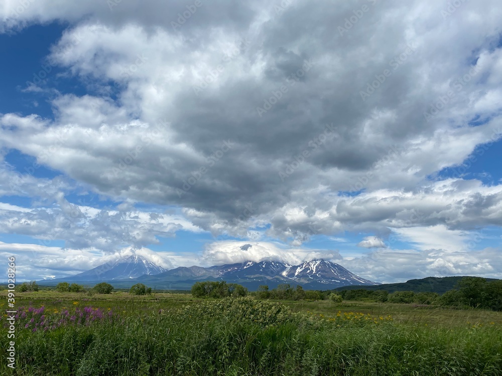 Fototapeta premium clouds in the mountains