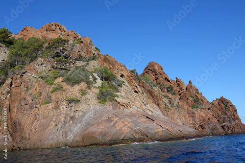 Vue du bateau de La réserve naturelle de Scandola en Corse