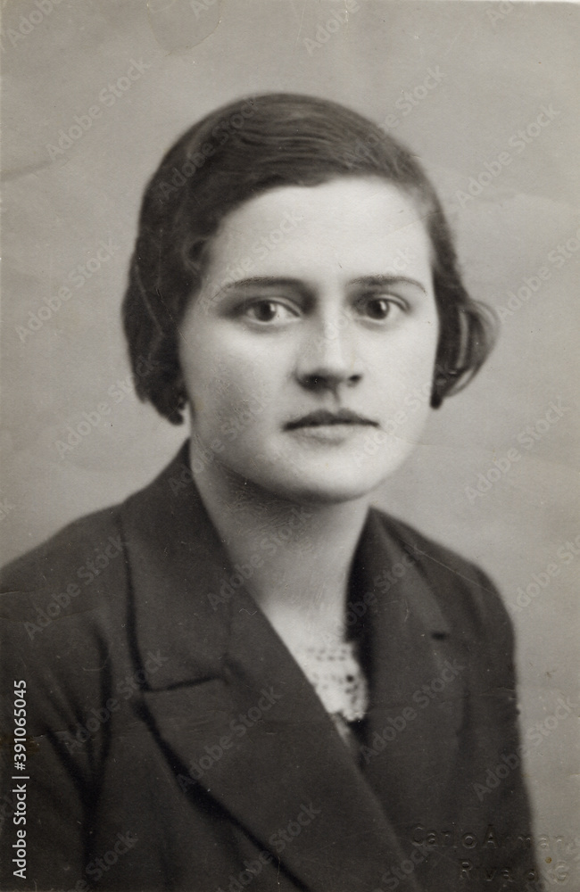 Obraz premium FOTO ANTICA CON RITRATTO DI SIGNORA