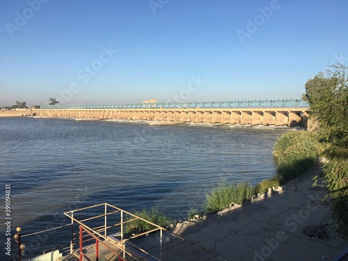 Obraz na plátně The Kut Barrage is a barrage on the Tigris river, located in the modern town of
