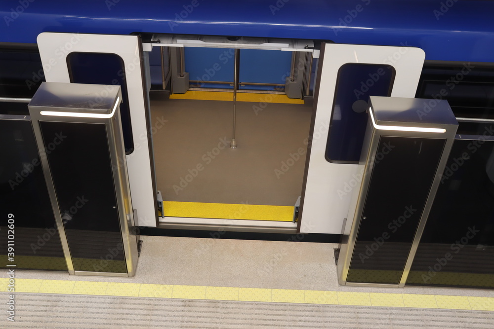 platform security doors in european subway