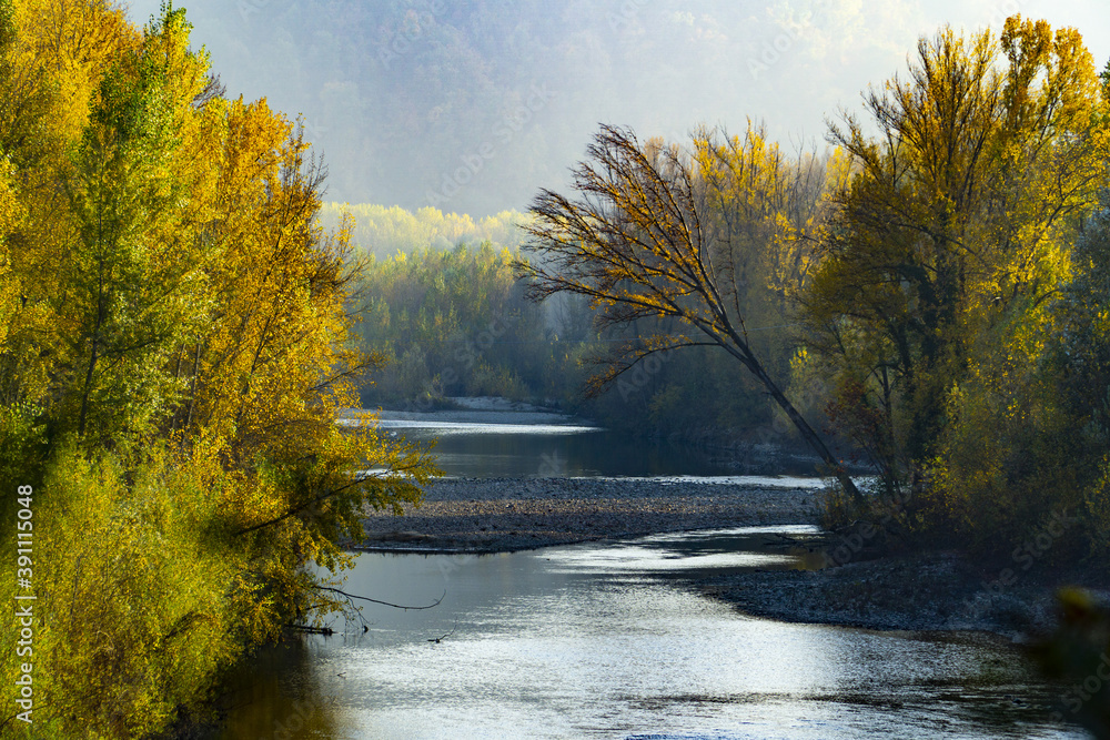 autunno fiume colori