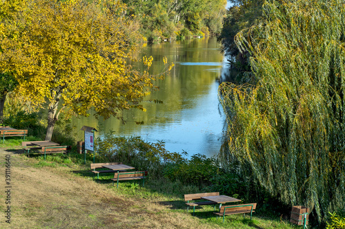 Fototapeta Naklejka Na Ścianę i Meble -  The river in the fall