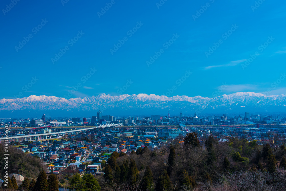 富山市街と立山連峰の眺望