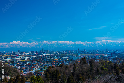 富山市街と立山連峰の眺望