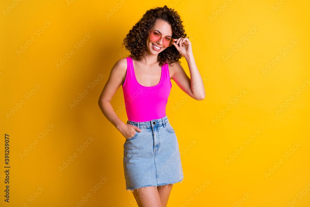 Portrait of her she nice attractive lovely cheerful cheery fashionable slender wavy-haired girl touching specs posing free time isolated on bright vivid shine vibrant yellow color background Portrait of her she nice attractive lovely cheerful cheery fashionable slender wavy-haired girl touching specs posing free time isolated on bright vivid shine vibrant yellow color background